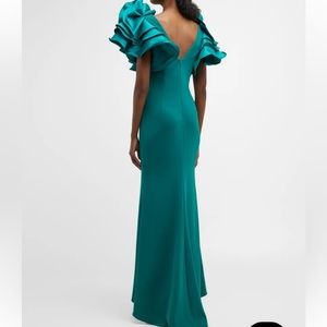 WOW ! Amazing dress, great fit, fabric, regal.